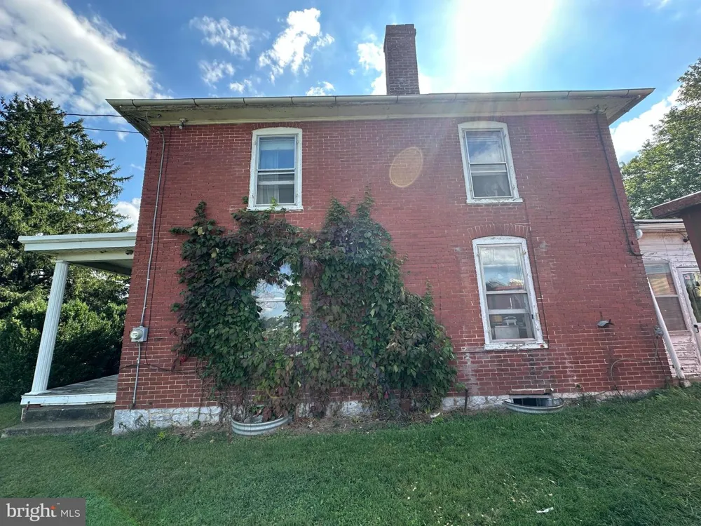7351 CORNER ROAD Mercersburg, PA 17236
