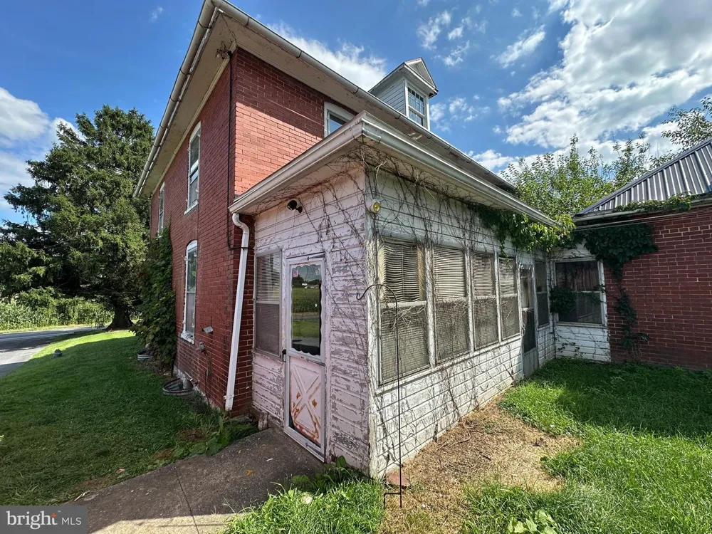 7351 CORNER ROAD Mercersburg, PA 17236