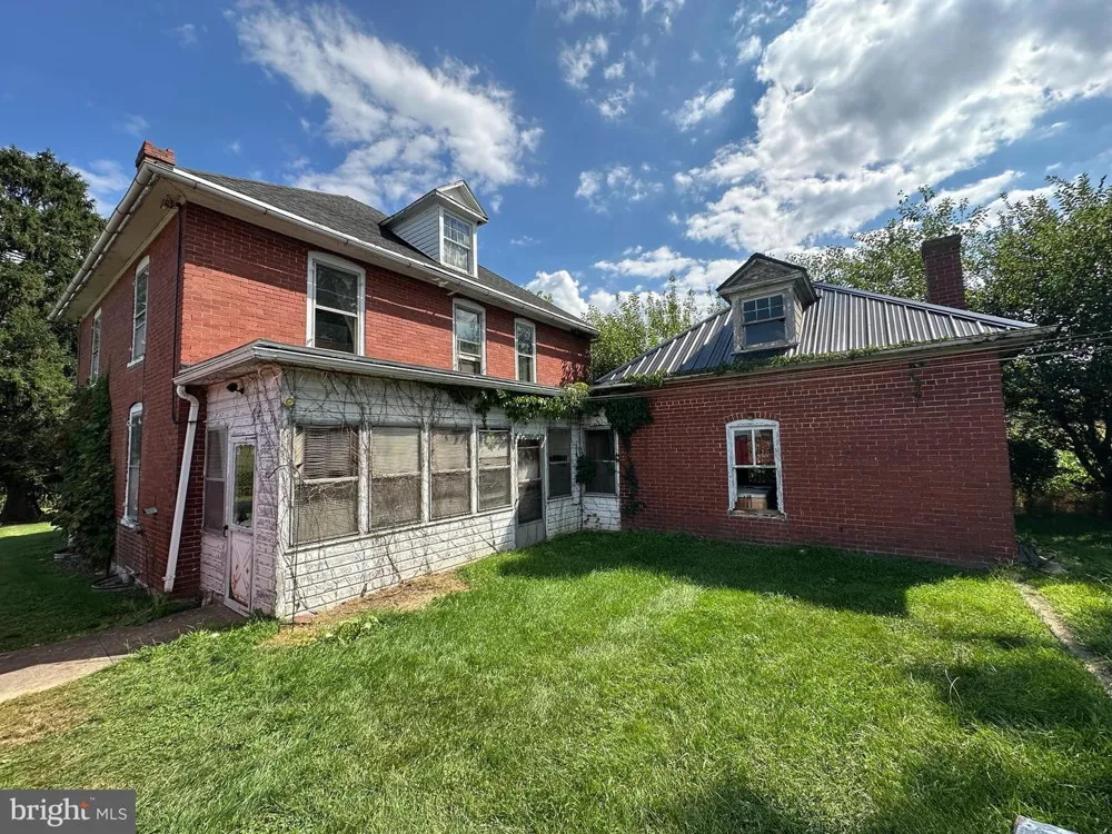 7351 CORNER ROAD Mercersburg, PA 17236