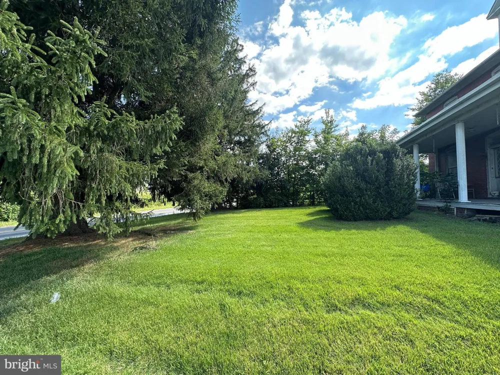7351 CORNER ROAD Mercersburg, PA 17236