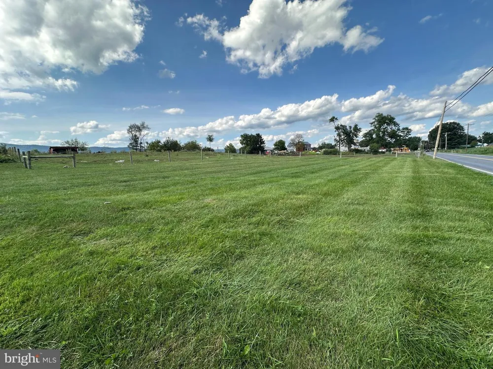 7351 CORNER ROAD Mercersburg, PA 17236