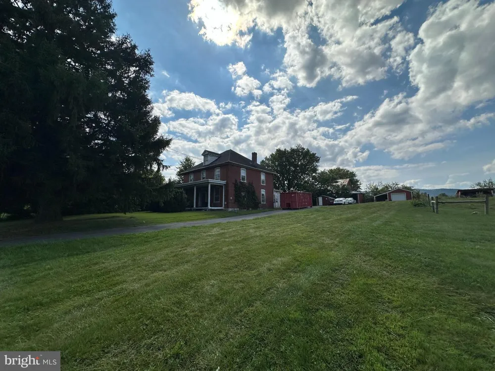 7351 CORNER ROAD Mercersburg, PA 17236