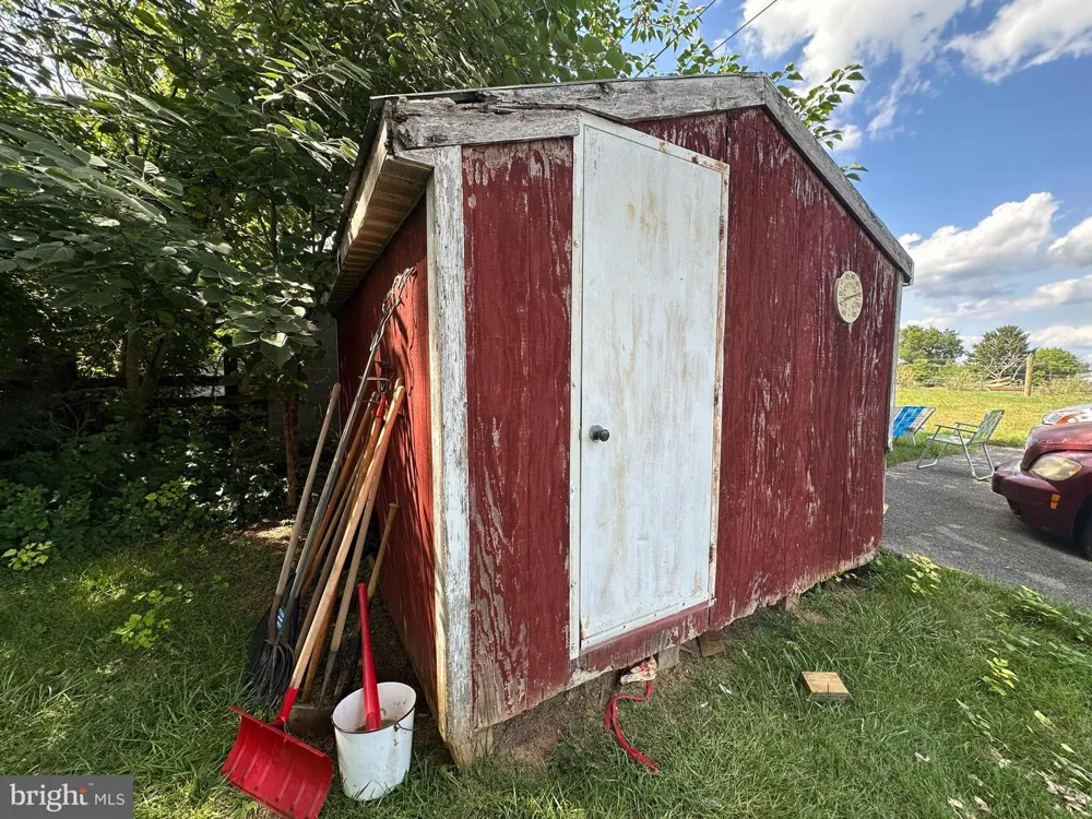 7351 CORNER ROAD Mercersburg, PA 17236