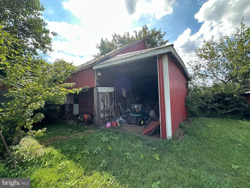 7351 CORNER ROAD Mercersburg, PA 17236