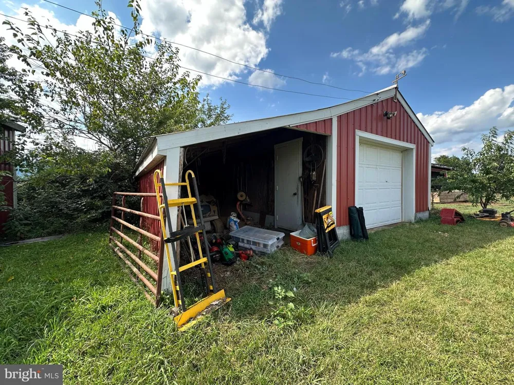 7351 CORNER ROAD Mercersburg, PA 17236