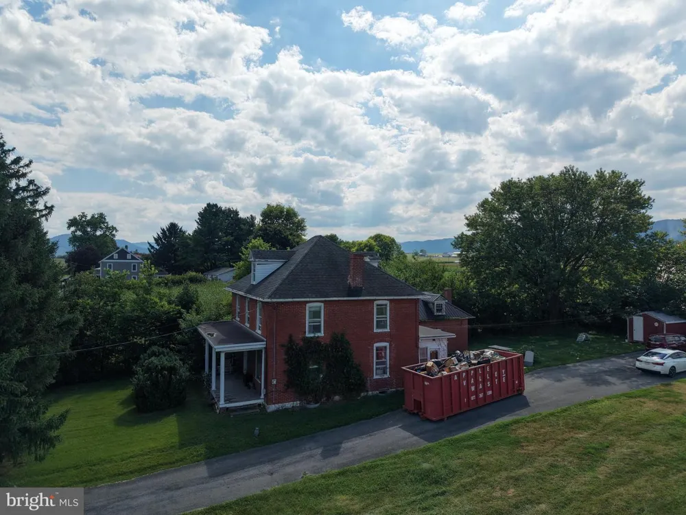 7351 CORNER ROAD Mercersburg, PA 17236