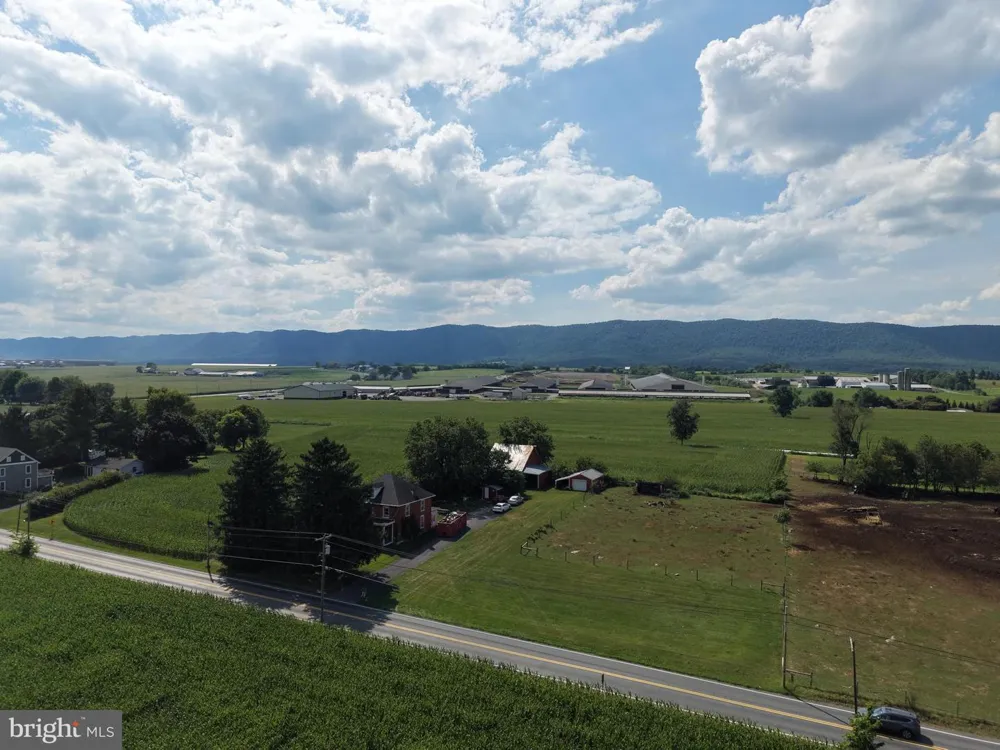 7351 CORNER ROAD Mercersburg, PA 17236