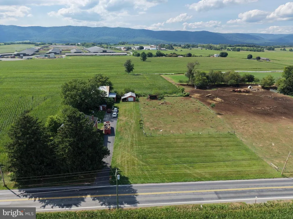 7351 CORNER ROAD Mercersburg, PA 17236