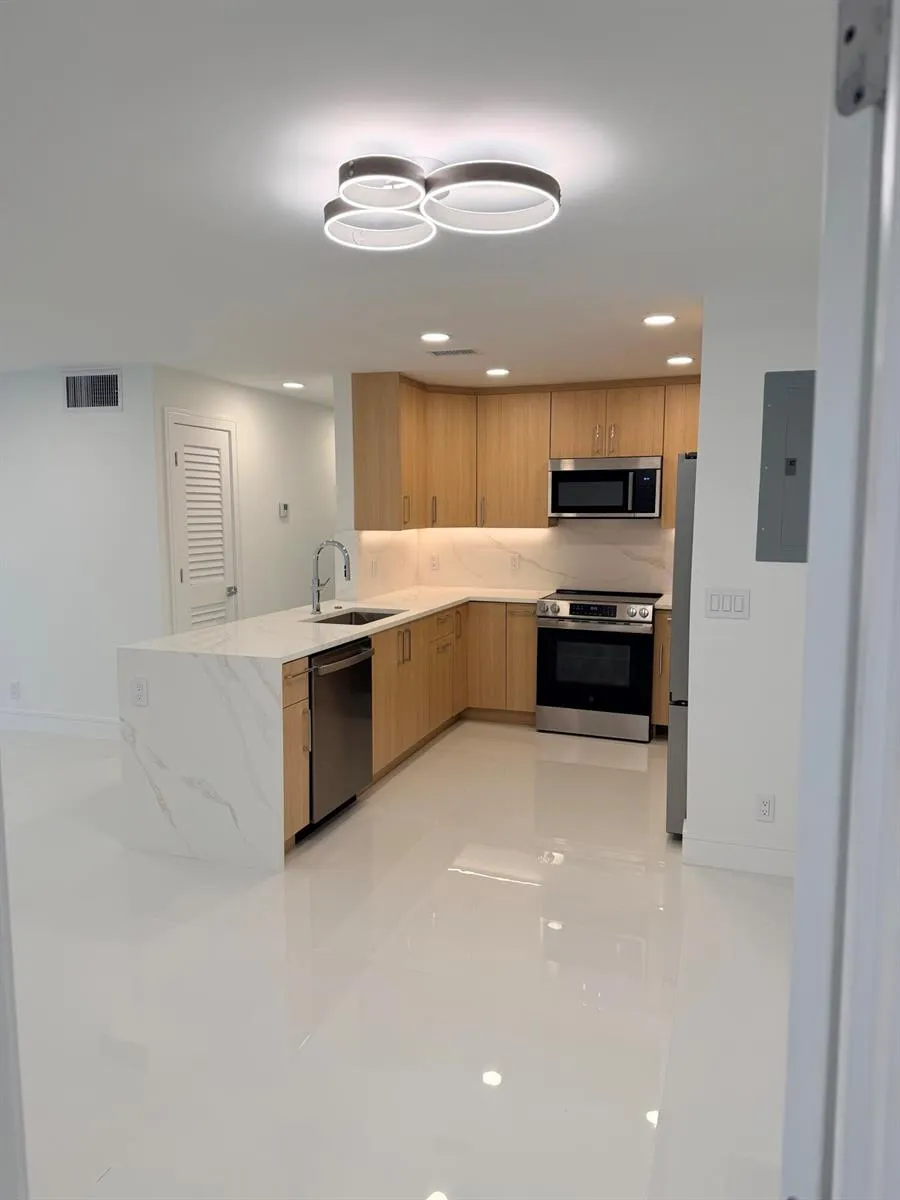 6439 BAY CLUB DRIVE #1 Fort Lauderdale, FL 33308