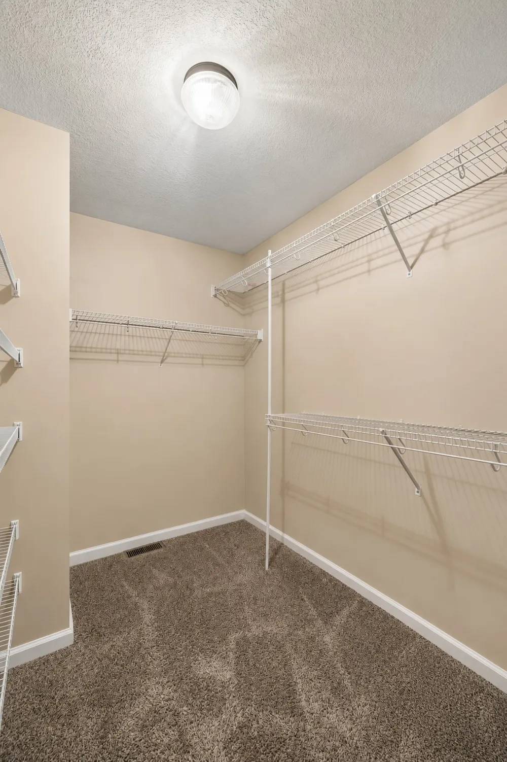 3454 Southwood Dr Clarksville, TN 37042