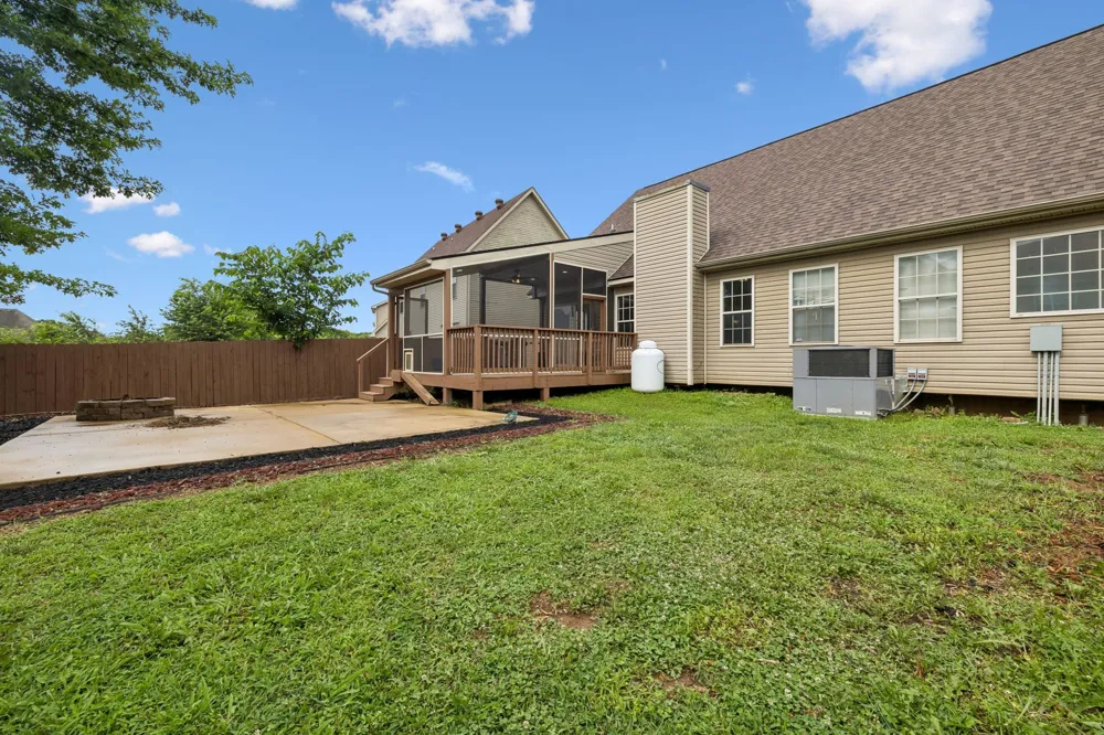 3454 Southwood Dr Clarksville, TN 37042