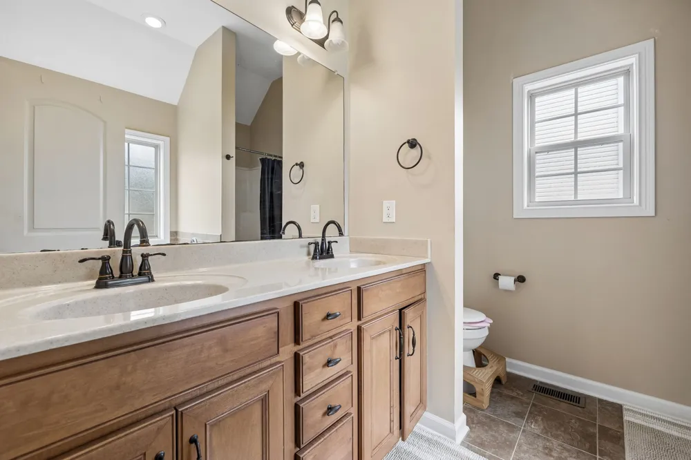 3454 Southwood Dr Clarksville, TN 37042