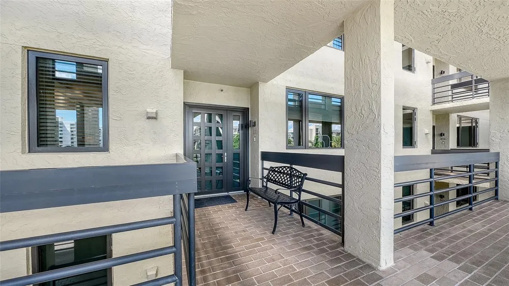 1075 GULF OF MEXICO DRIVE #303 Longboat Key, FL 34228