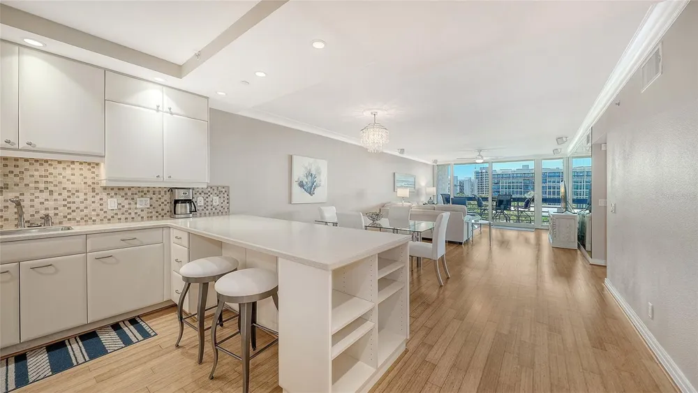 1075 GULF OF MEXICO DRIVE #303 Longboat Key, FL 34228
