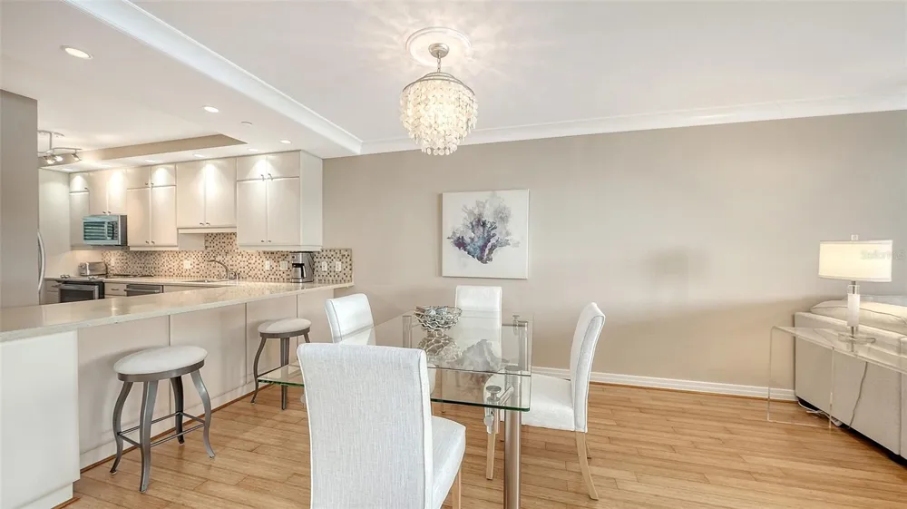 1075 GULF OF MEXICO DRIVE #303 Longboat Key, FL 34228