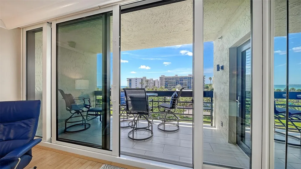1075 GULF OF MEXICO DRIVE #303 Longboat Key, FL 34228