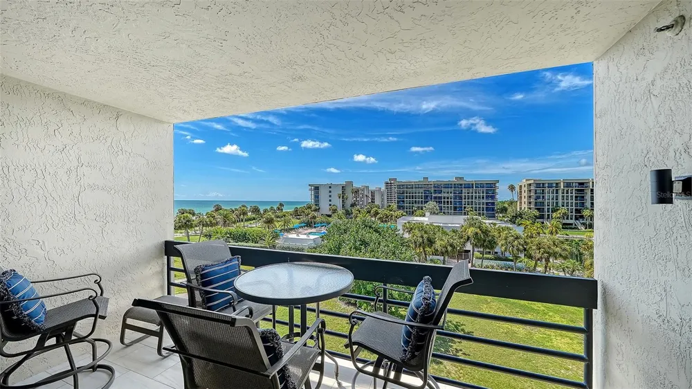 1075 GULF OF MEXICO DRIVE #303 Longboat Key, FL 34228