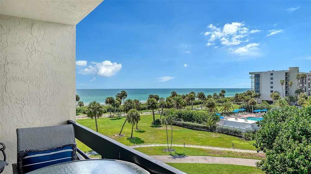 1075 GULF OF MEXICO DRIVE #303 Longboat Key, FL 34228