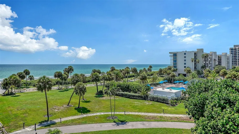 1075 GULF OF MEXICO DRIVE #303 Longboat Key, FL 34228