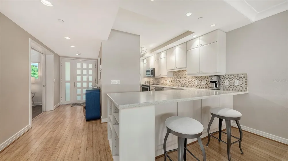 1075 GULF OF MEXICO DRIVE #303 Longboat Key, FL 34228