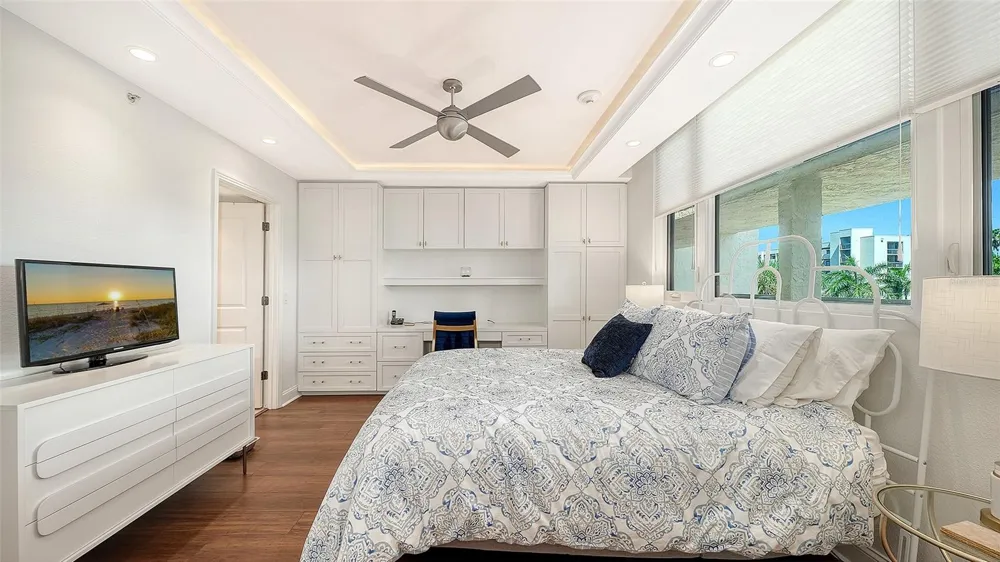 1075 GULF OF MEXICO DRIVE #303 Longboat Key, FL 34228