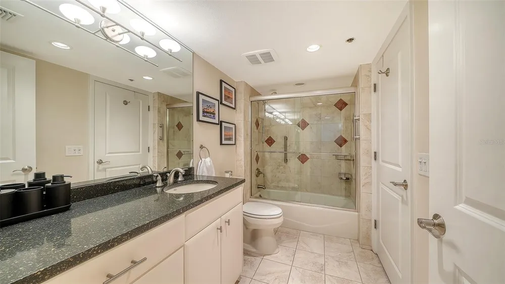 1075 GULF OF MEXICO DRIVE #303 Longboat Key, FL 34228