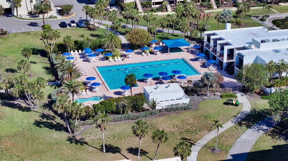 1075 GULF OF MEXICO DRIVE #303 Longboat Key, FL 34228