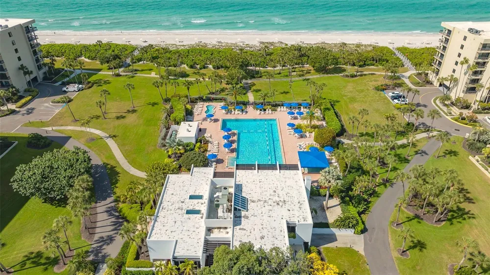 1075 GULF OF MEXICO DRIVE #303 Longboat Key, FL 34228