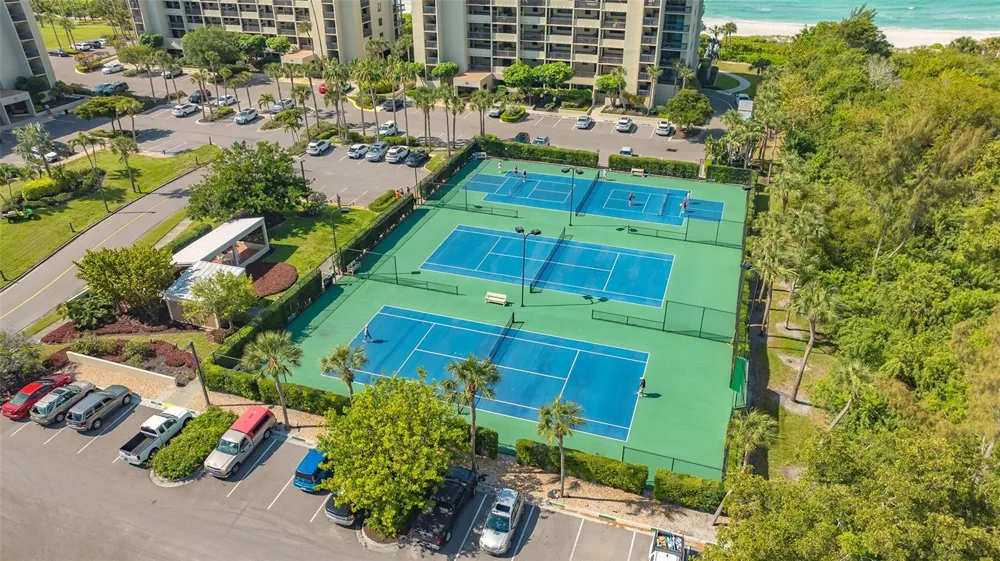1075 GULF OF MEXICO DRIVE #303 Longboat Key, FL 34228