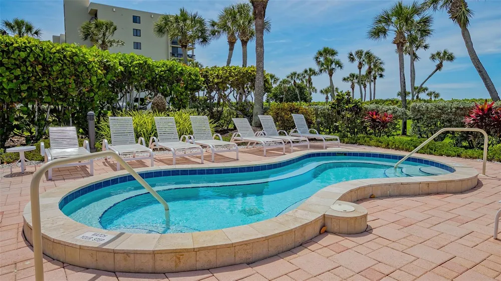 1075 GULF OF MEXICO DRIVE #303 Longboat Key, FL 34228