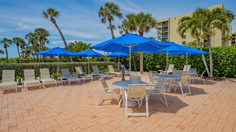 1075 GULF OF MEXICO DRIVE #303 Longboat Key, FL 34228