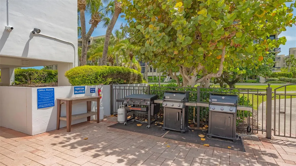 1075 GULF OF MEXICO DRIVE #303 Longboat Key, FL 34228