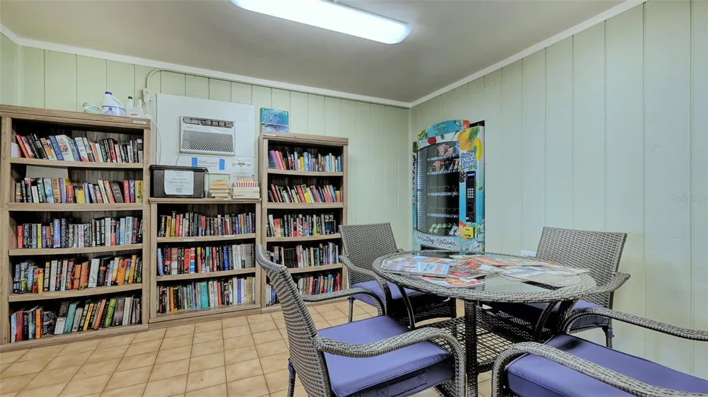 1075 GULF OF MEXICO DRIVE #303 Longboat Key, FL 34228