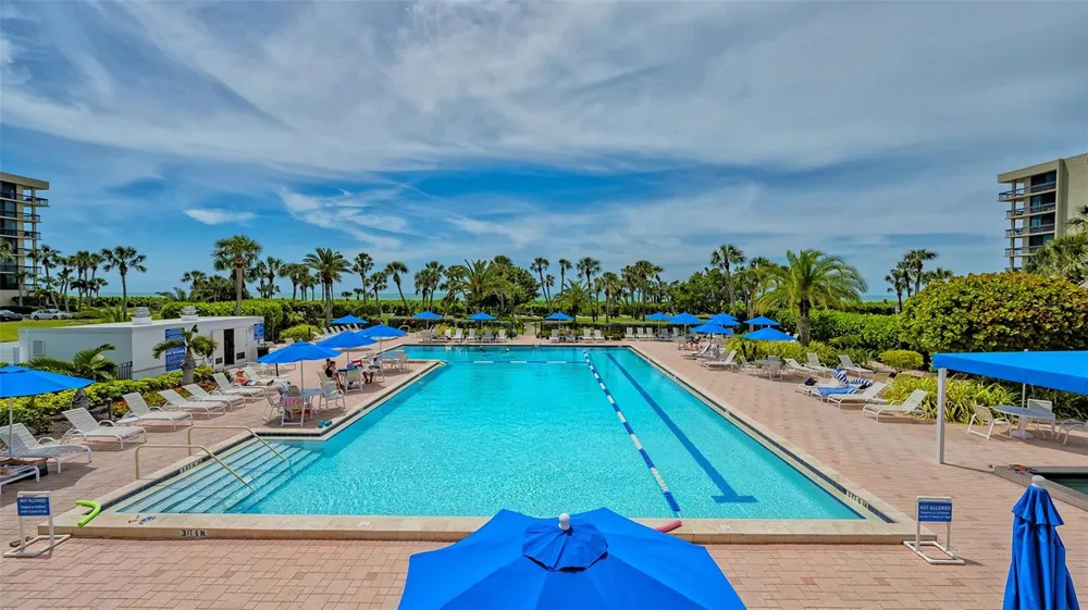 1075 GULF OF MEXICO DRIVE #303 Longboat Key, FL 34228