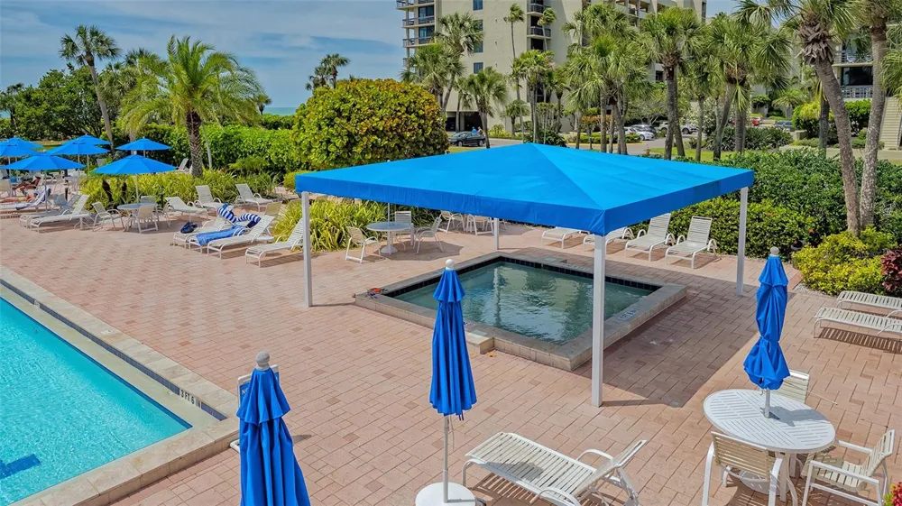 1075 GULF OF MEXICO DRIVE #303 Longboat Key, FL 34228