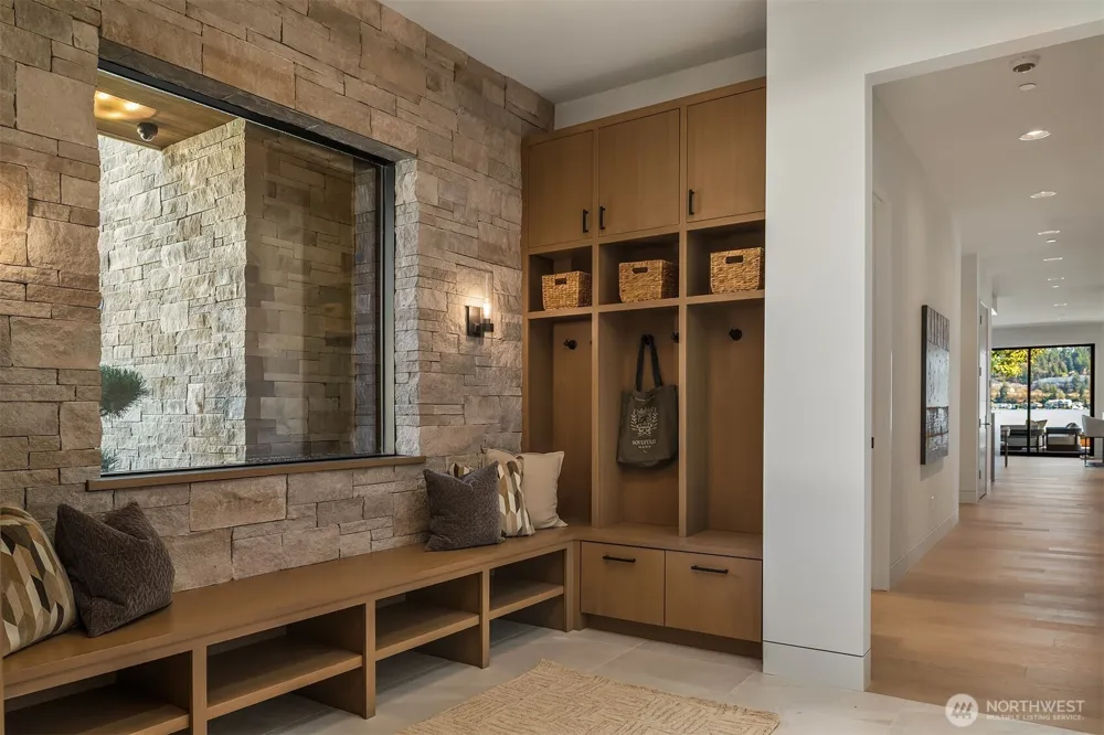 5330 Butterworth Road Mercer Island, WA 98040