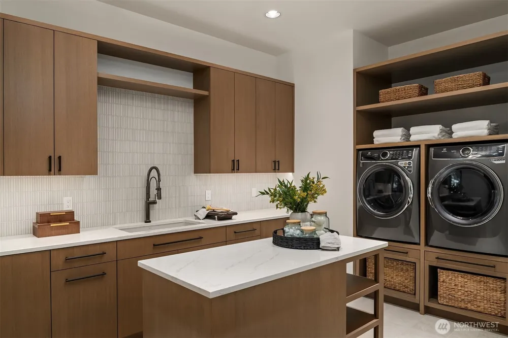 5330 Butterworth Road Mercer Island, WA 98040