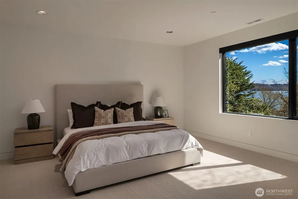 5330 Butterworth Road Mercer Island, WA 98040