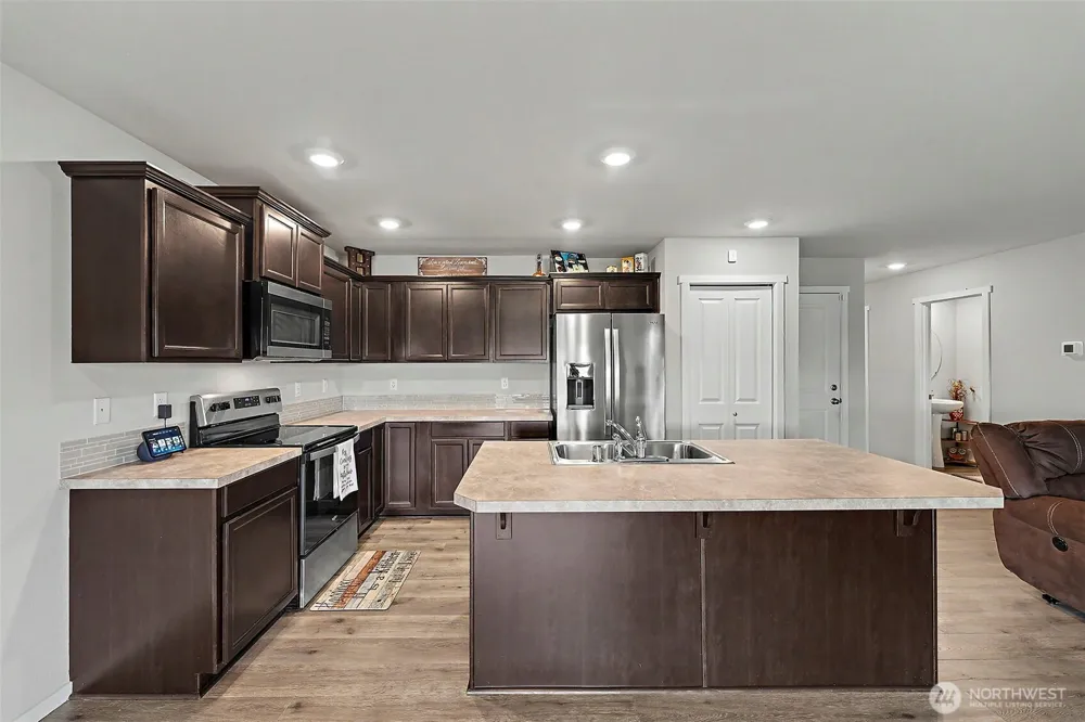 18625 108th Avenue E Puyallup, WA 98374