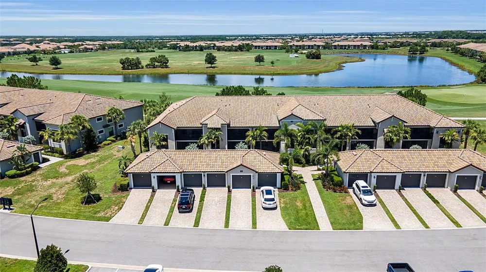 5664 PALMER CIRCLE #102 Bradenton, FL 34211