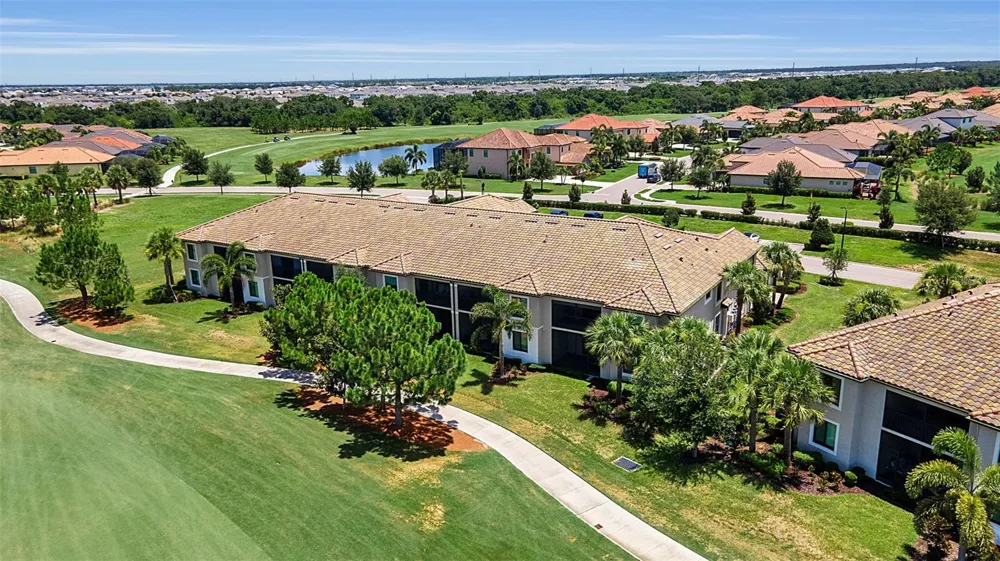 5664 PALMER CIRCLE #102 Bradenton, FL 34211