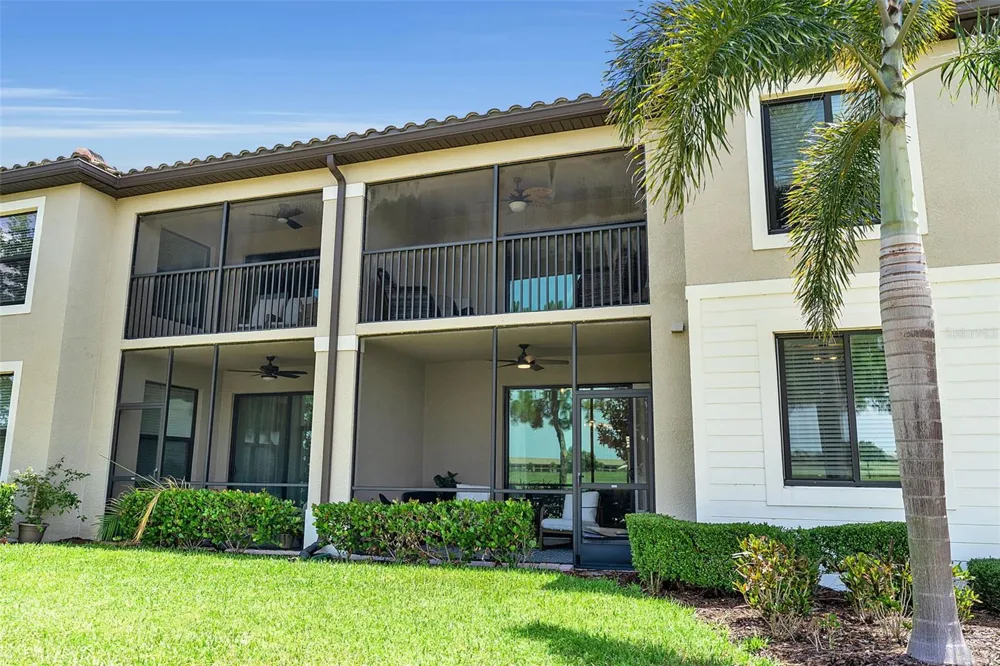 5664 PALMER CIRCLE #102 Bradenton, FL 34211