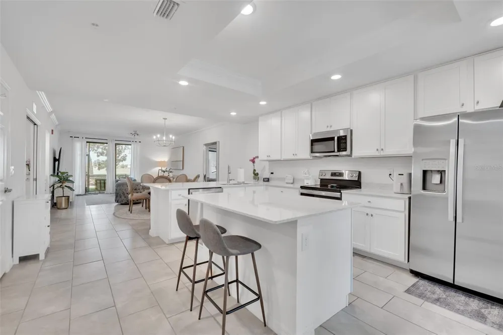 5664 PALMER CIRCLE #102 Bradenton, FL 34211