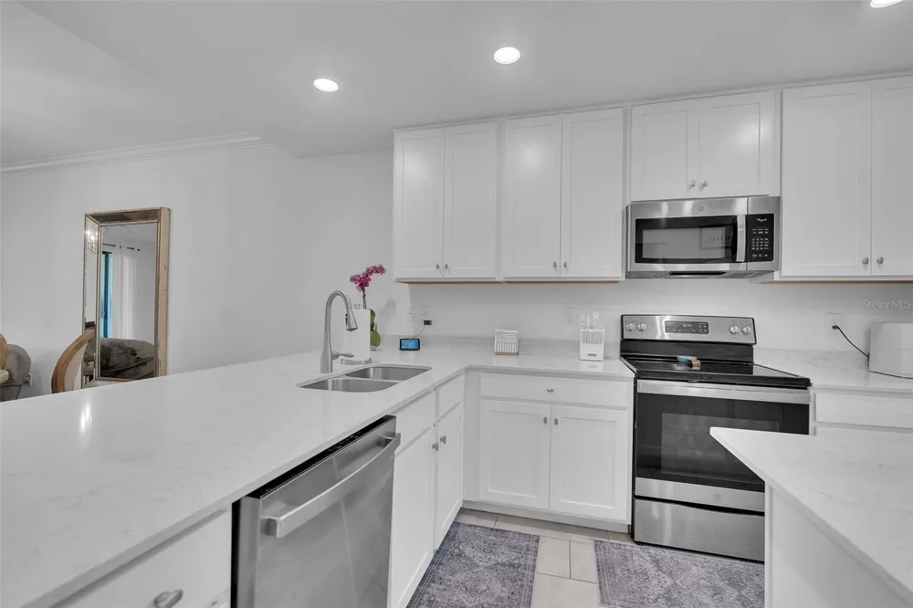 5664 PALMER CIRCLE #102 Bradenton, FL 34211