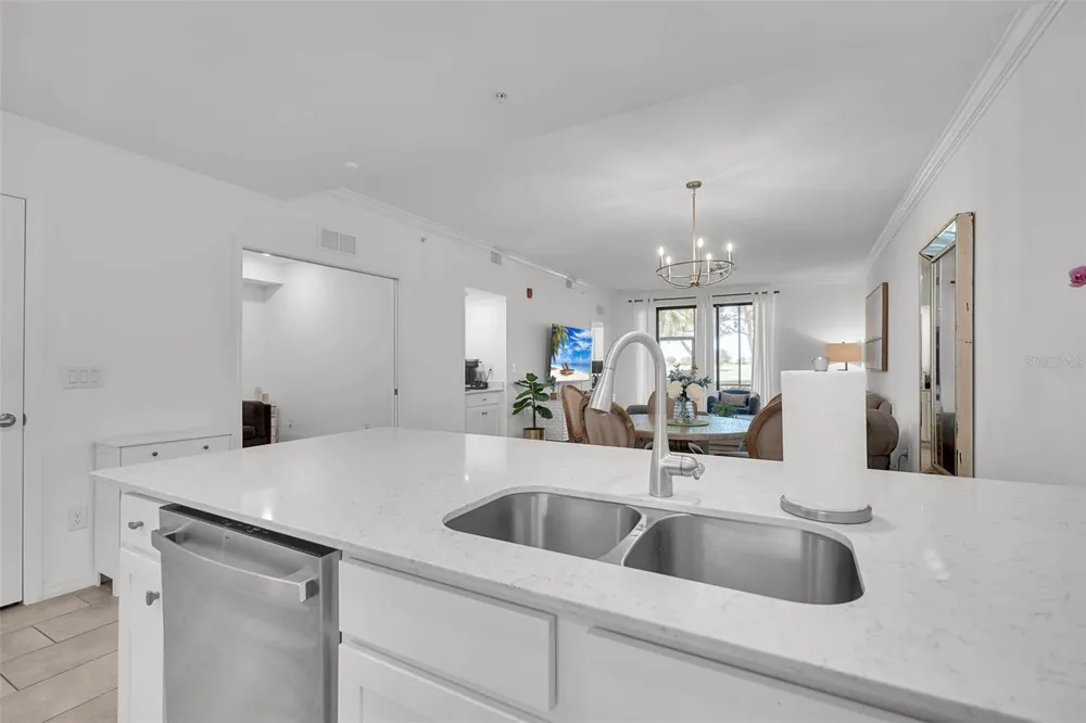 5664 PALMER CIRCLE #102 Bradenton, FL 34211
