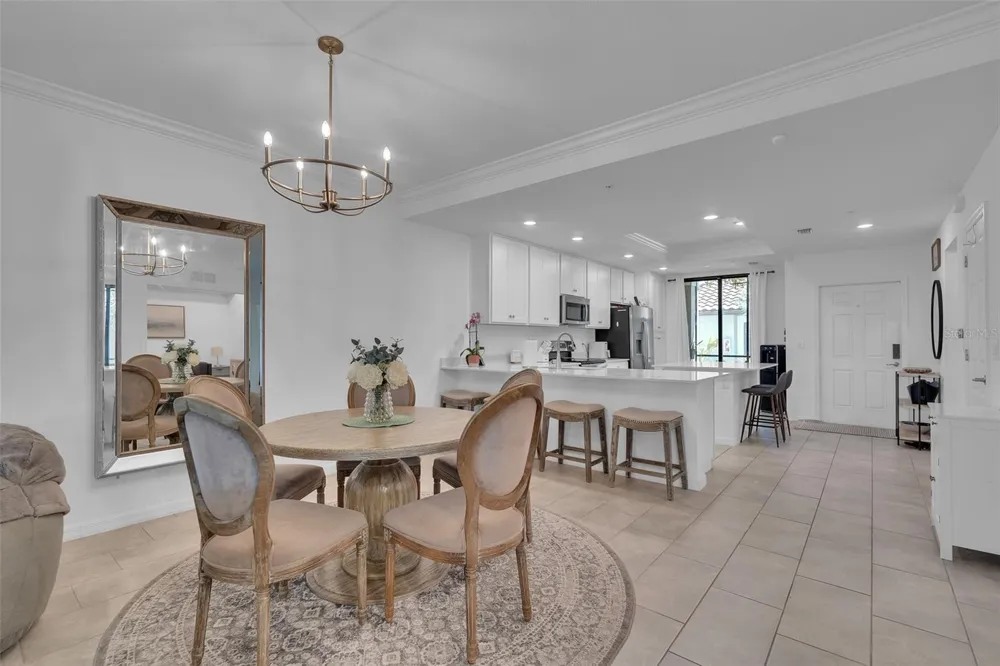 5664 PALMER CIRCLE #102 Bradenton, FL 34211