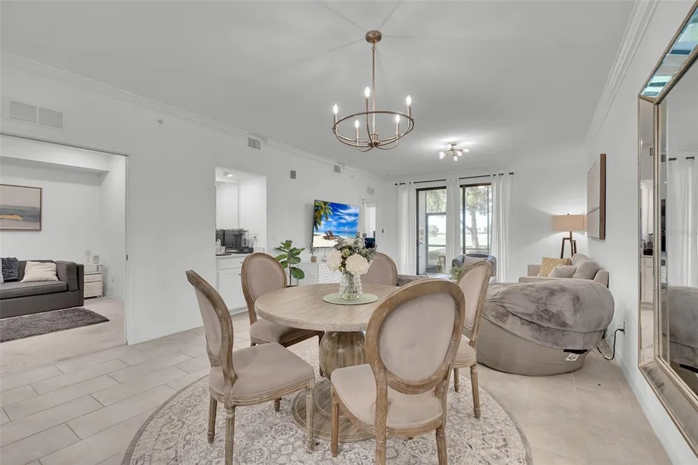 5664 PALMER CIRCLE #102 Bradenton, FL 34211