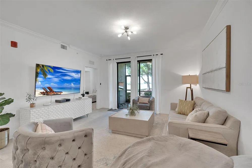 5664 PALMER CIRCLE #102 Bradenton, FL 34211