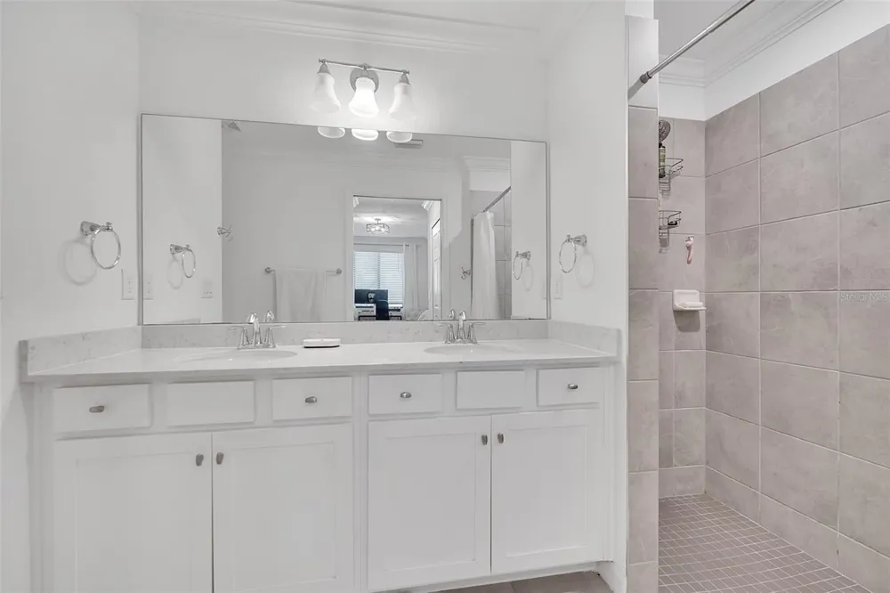 5664 PALMER CIRCLE #102 Bradenton, FL 34211