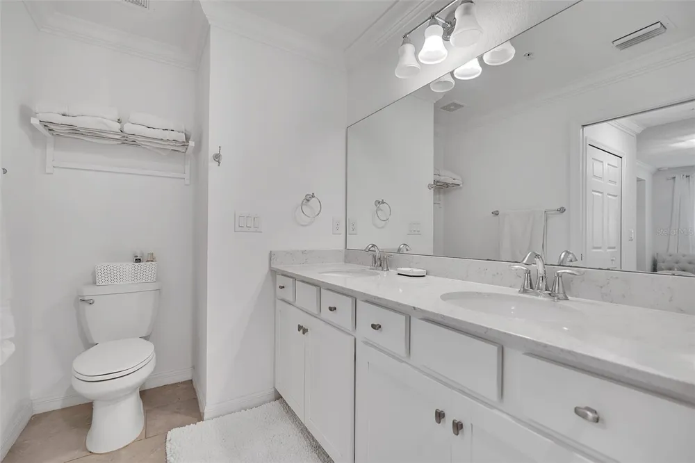 5664 PALMER CIRCLE #102 Bradenton, FL 34211
